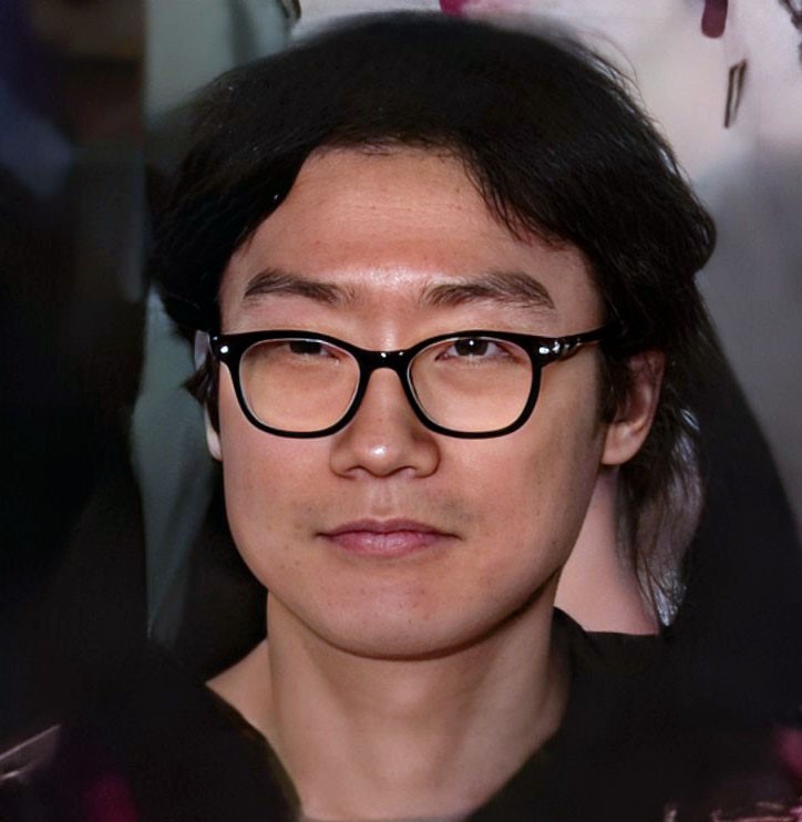 Is Hwang Dong-hyuk Trans?